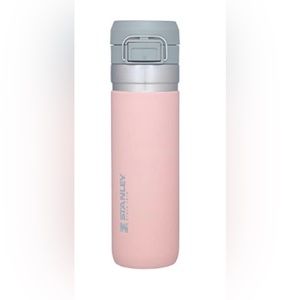 NEW Stanley 24 oz Quick Flip Go Bottle  Blush